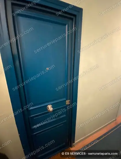 Porte d'entrée parisienne simple vantail, avant et après travaux — réalisation ES SERVICES, photo 4